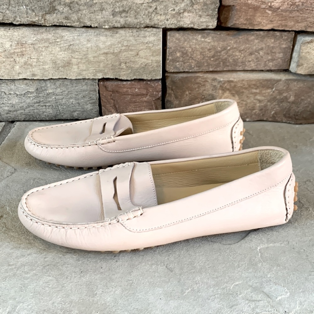 M Gemi size 40 blush colored driving loafers. Fit like a narrow size 8.5